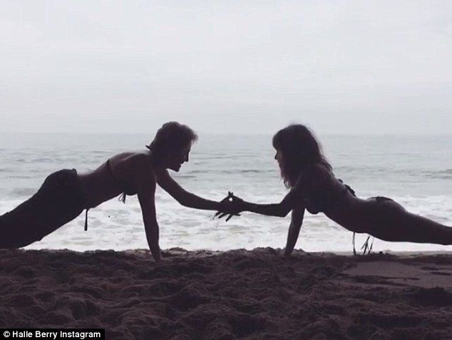 34431EB500000578 3593751 Halle Berry 49 donned a skimpy bikini while training with her fi m 9 1463440672419