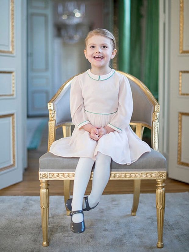princess estelle a032bc9f 8e2b 41ad 9755 32e0fb8c4b01