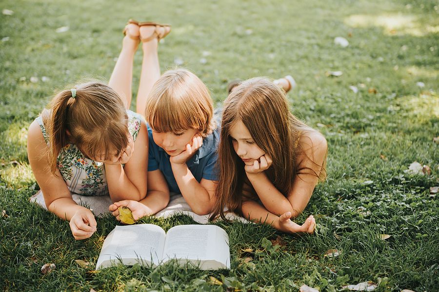 biblia gia to kalokairi ana ilikia gia paidia 3