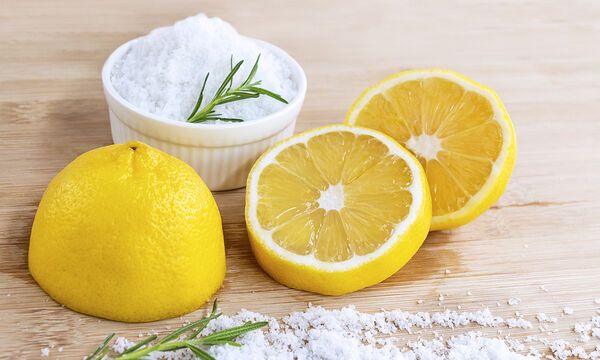 spitiko-scrub-me-lemoni-kai-alati.jpg