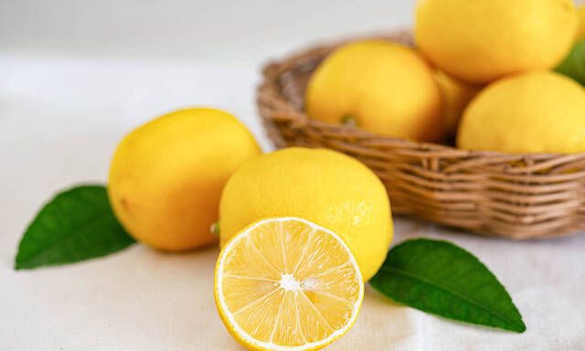 lemoni xriseis kathariotita