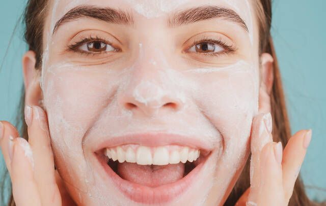 maskes gia lipares epidermides